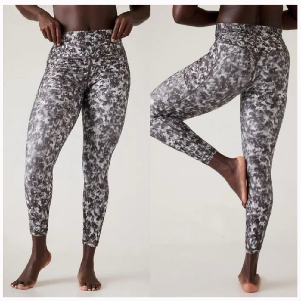 Athleta Salutation Stash High Rise 7/8 Legging, Opaline Floral Black, Size M